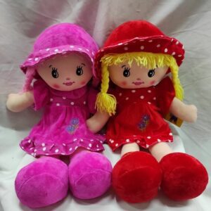 Pepona Con vestido y gorro música 55cm
