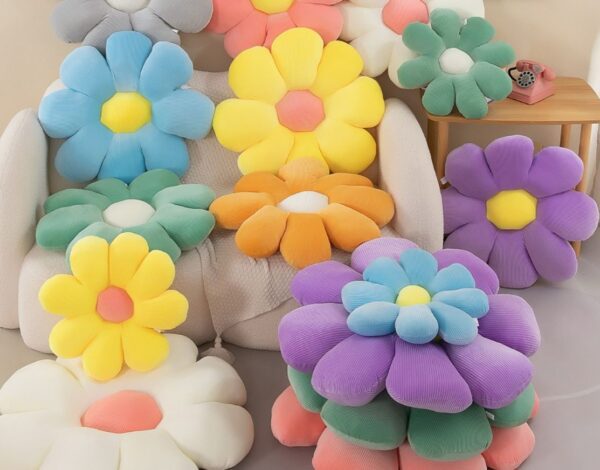 ALMOHADA FLOR 5OCM COLOR AL AZAR
