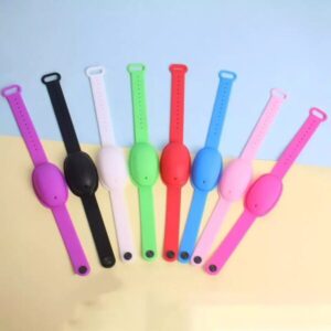 OFERTA PULSERA SANTIZANTE DOSIFICADOR ALCOHOL EN GEL + RECARGADOR ×1 COLOR AL AZAR