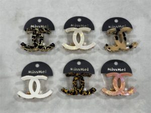 Broche CC