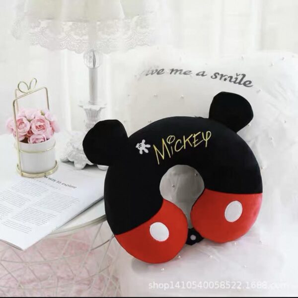 Almohada viaje mickey