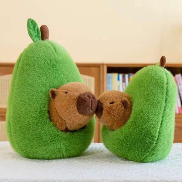 CAPIBARA CON PALTA 50CM