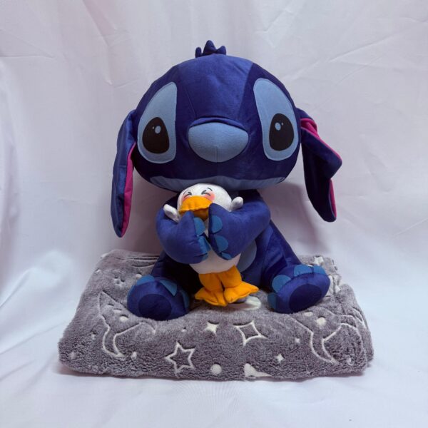 PELUCHE CON MANTA DE STITCH SUPER LINDA - Imagen 3